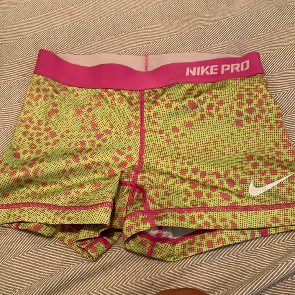 Nike pro